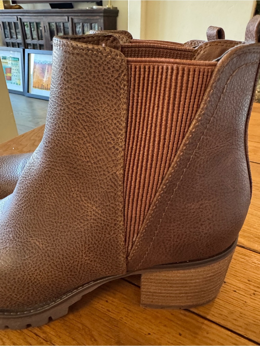 MIA Jody Faux Leather Lug Sole
Chelsea Boots - size 11 - Picture 11 of 11